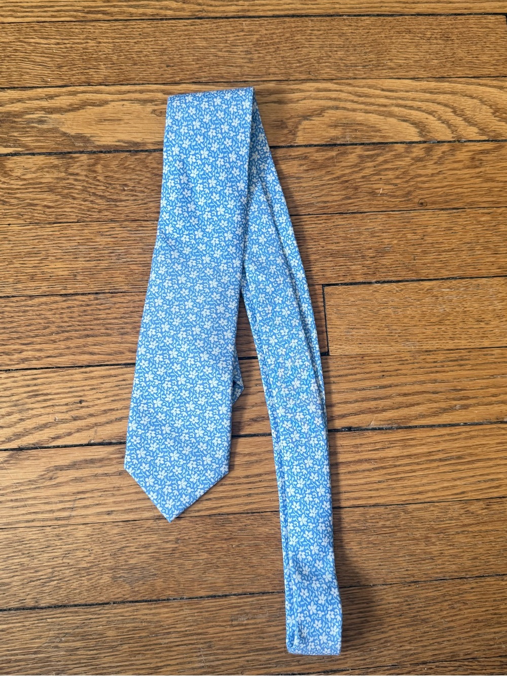 Vineyard Vines Light Blue & White Floral Tie